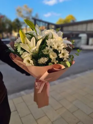Beyaz Krizantem ve Kazablankalar, Kütahya Çiçekçi
