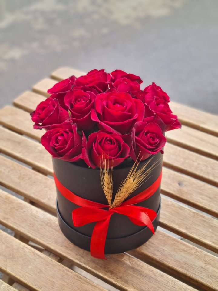 Silindir Kutuda Güller - Kütahya Melis Çiçek