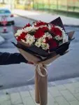 Çiçekçi - Kırmızı Beyaz Mevsim Buketi